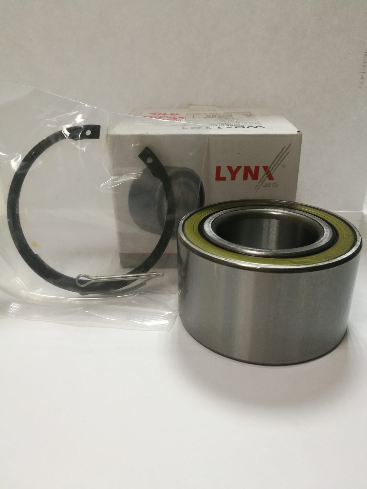 Подшипник ступицы передний (42x40x74) подходит для TOYOTA Avensis(T25) 1.6-2.4 03-08 / Corolla(E12) 1.4-2.0D 02-07 / Prius(NHW11) 1.5 00-04 / Allion I-II 1.5-2.0 / Caldina 2.0 02-07 / Coro WB-1398