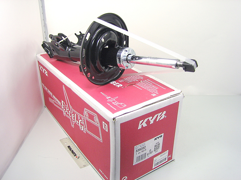 Амортизатор передний левый TOYOTA CAMRY V50 11- 339352
