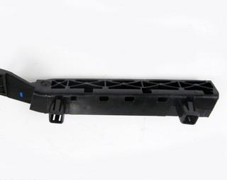 Кронштейн бампера R NISSAN 62224-EM30A