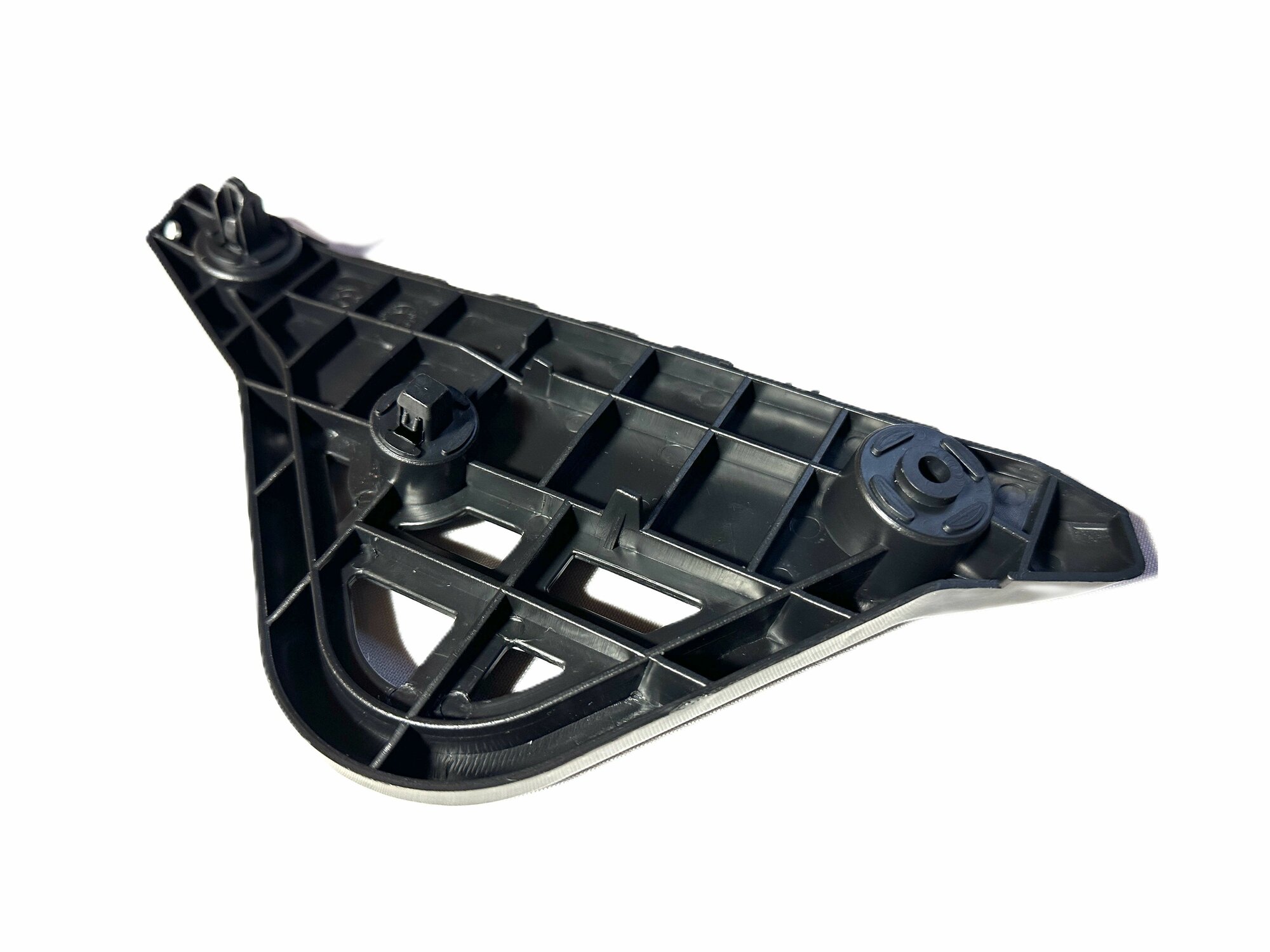 Крепление крыла TOYOTA CAMRY 11-18 RH металл ST-TYL6-000B-A1