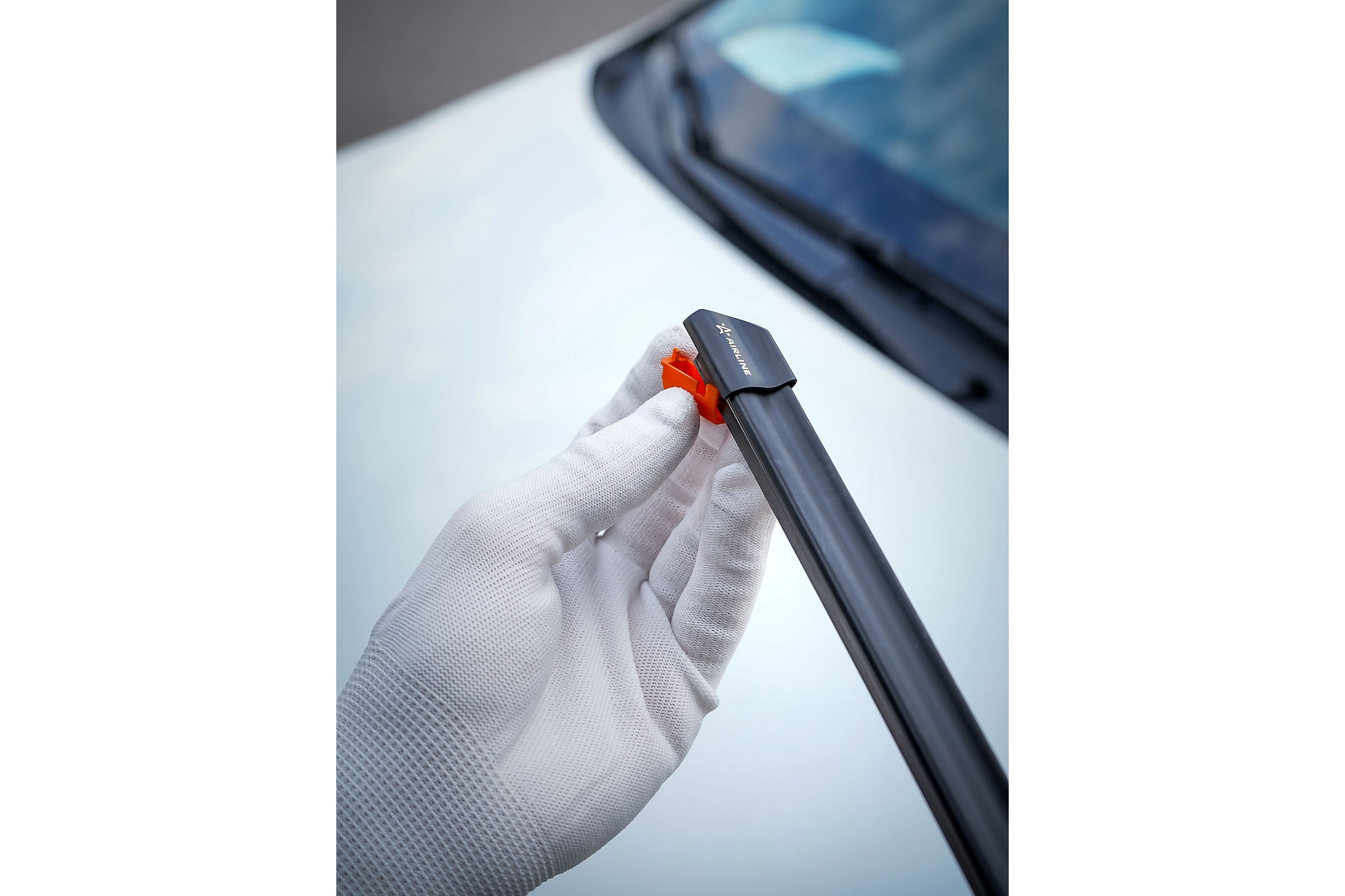 Щетка стеклоочистителя бескаркасная SILICONE 430мм (17 ) 5 адаптеров