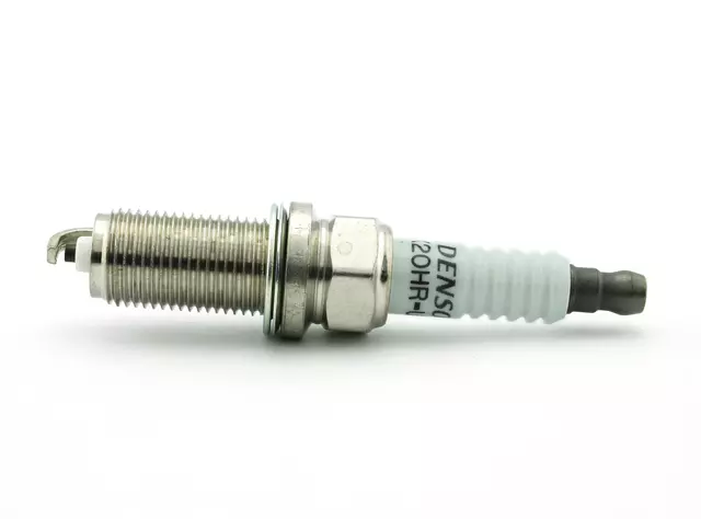 Свеча зажигания  90919-01236